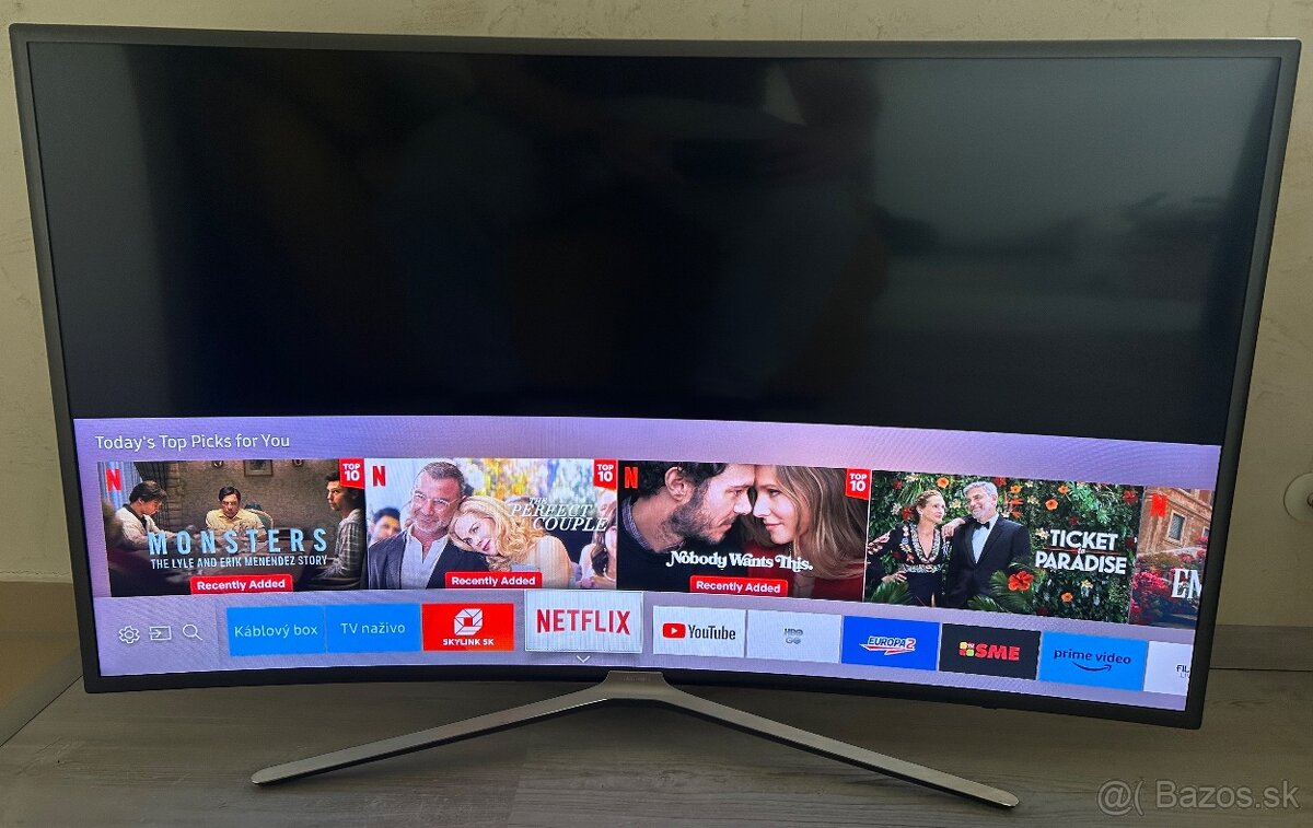 Zakrivený Smart TV Samsung 49” (124cm)