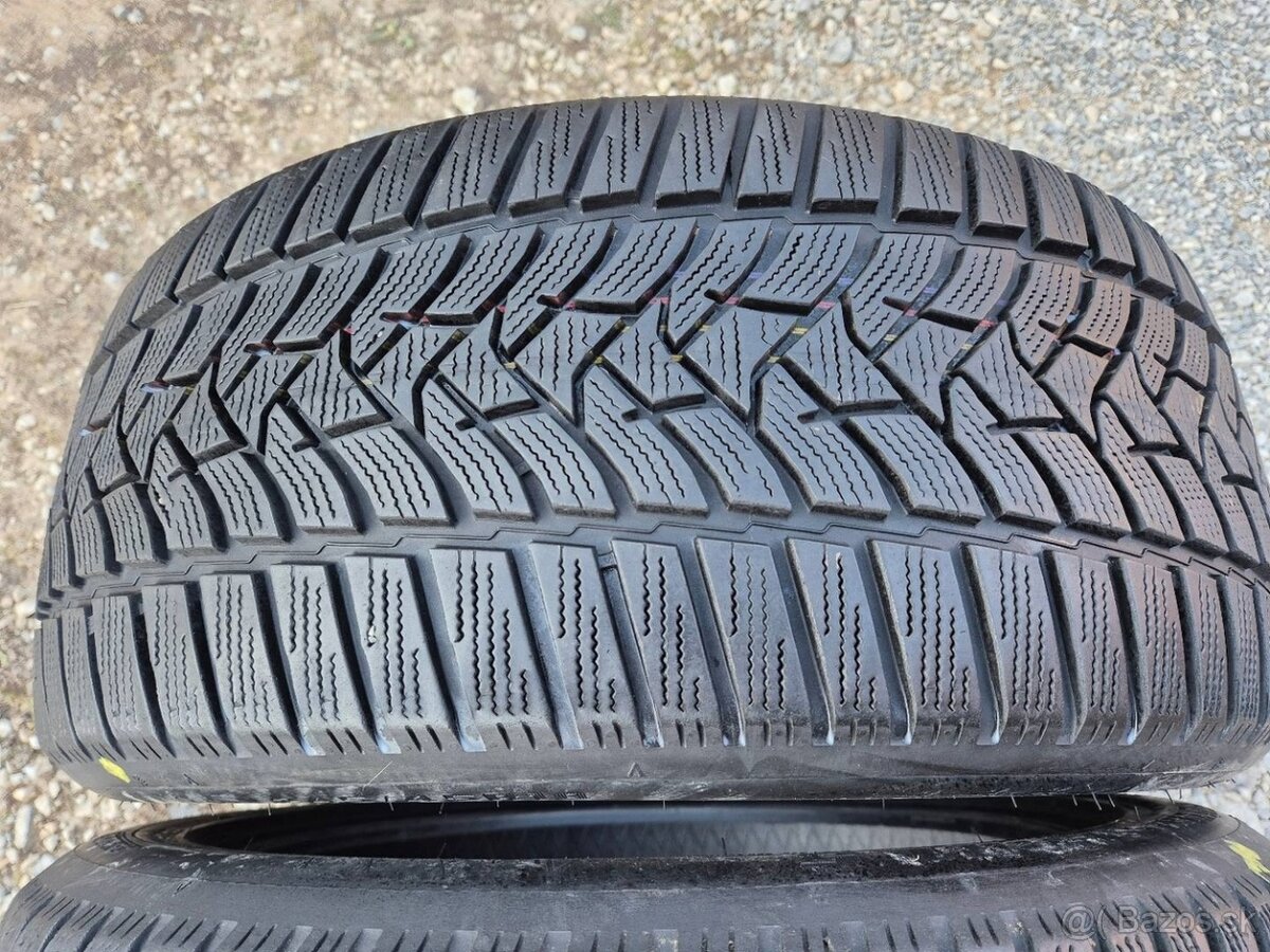 245/45 r18 zimné 2 ks DUNLOP dezén 7,6 mm