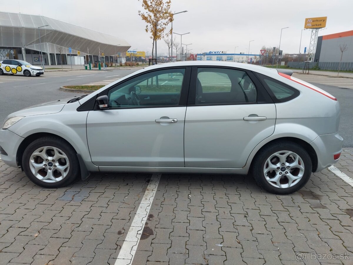 Ford Focus 1.6 benzin