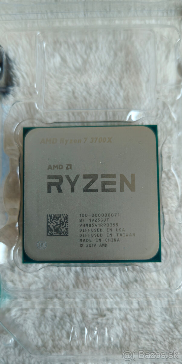 Procesor AMD Ryzen 7 - 3700x