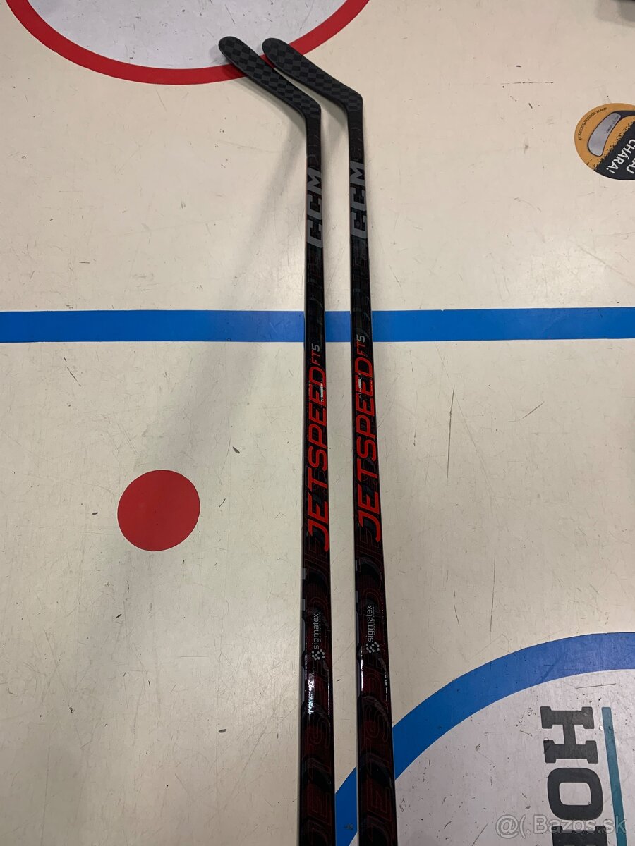 HOKEJKA CCM JETSPEED FT5 Lava 80flex P28 zahnutie 