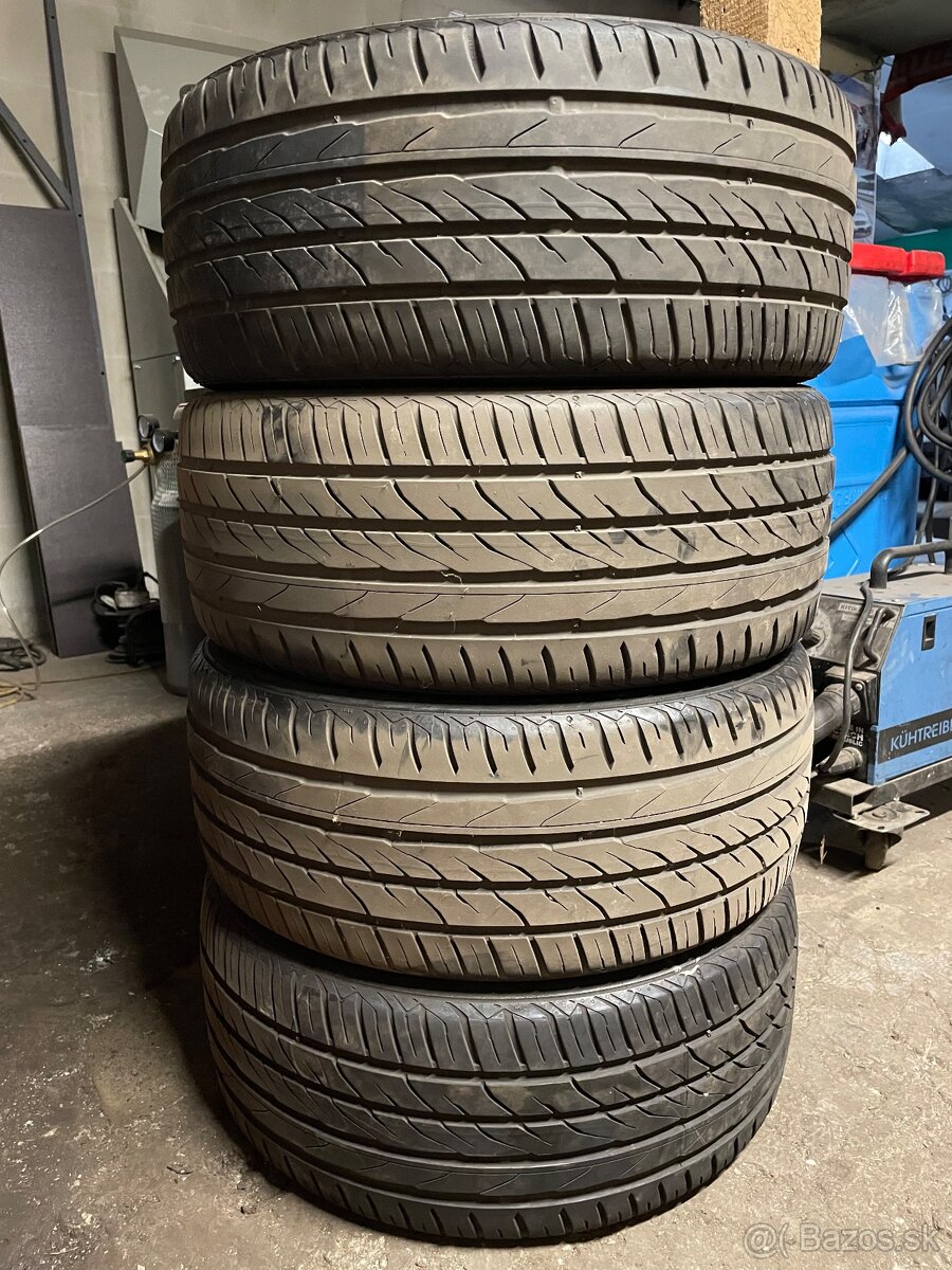 Pneu 215/40 r17