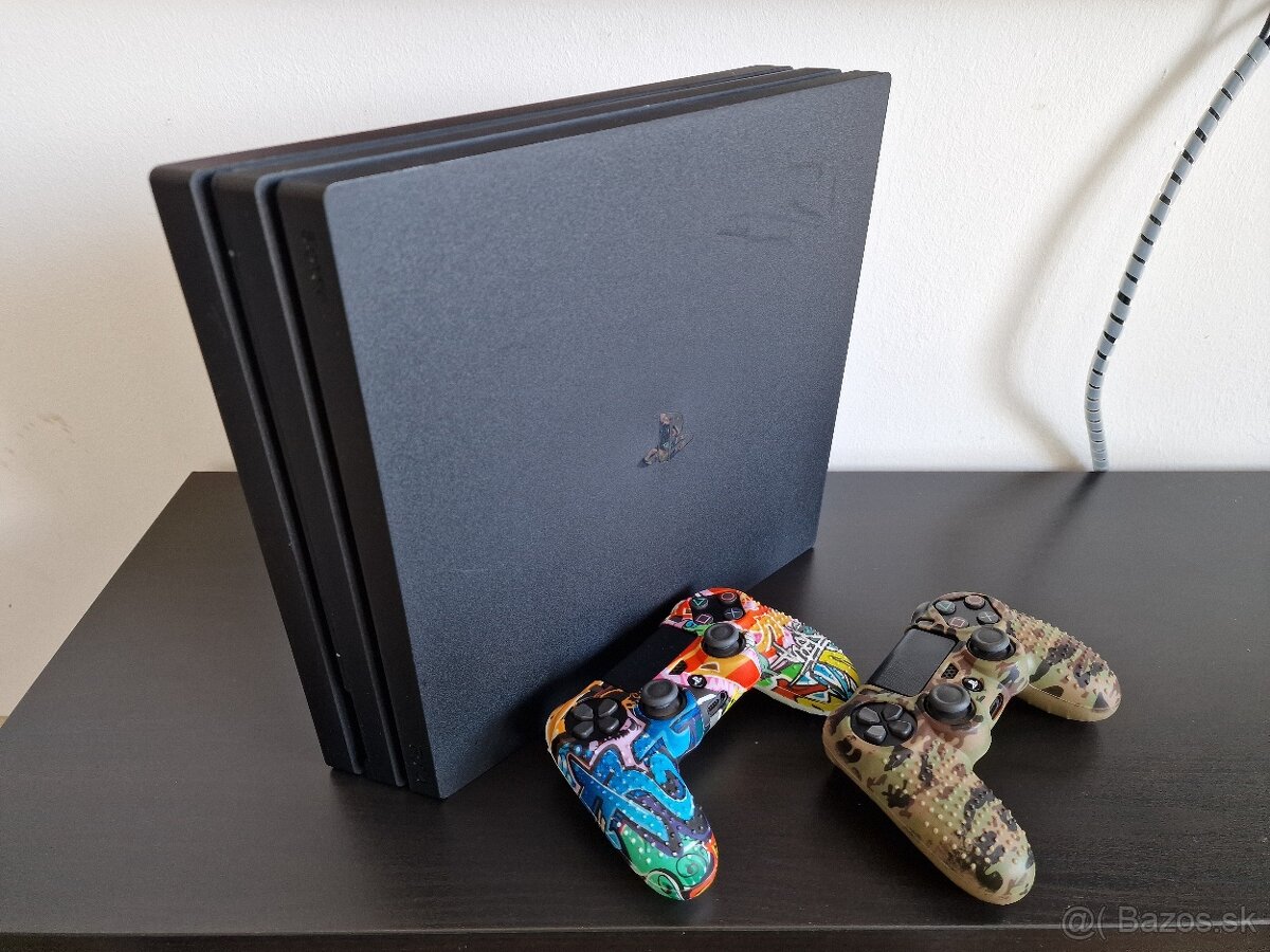 Herná konzola SONY PlayStation 4 PRO, 1TB, 3 ovládače