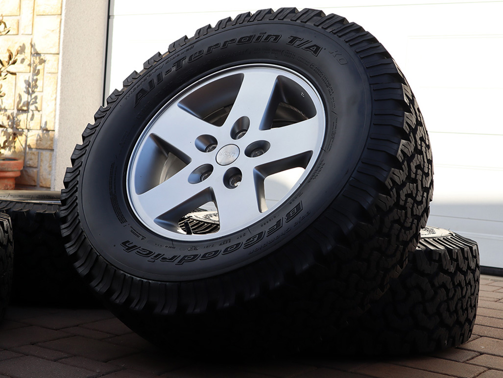 17" 5x127 JEEP WRANGLER 285/70R17 BF GOODRICH