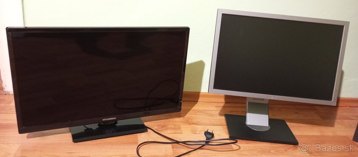 Monitory  PC 2 ks ( Hyundai a Dell)