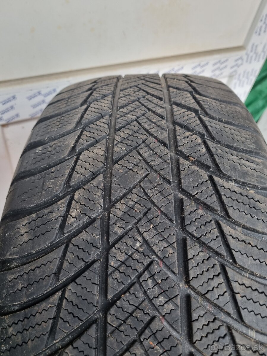 225/55R18