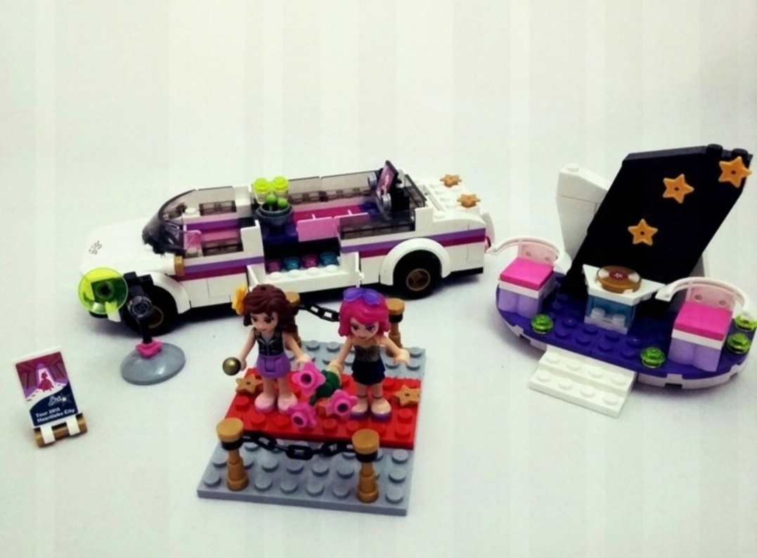 Lego friends limuzína