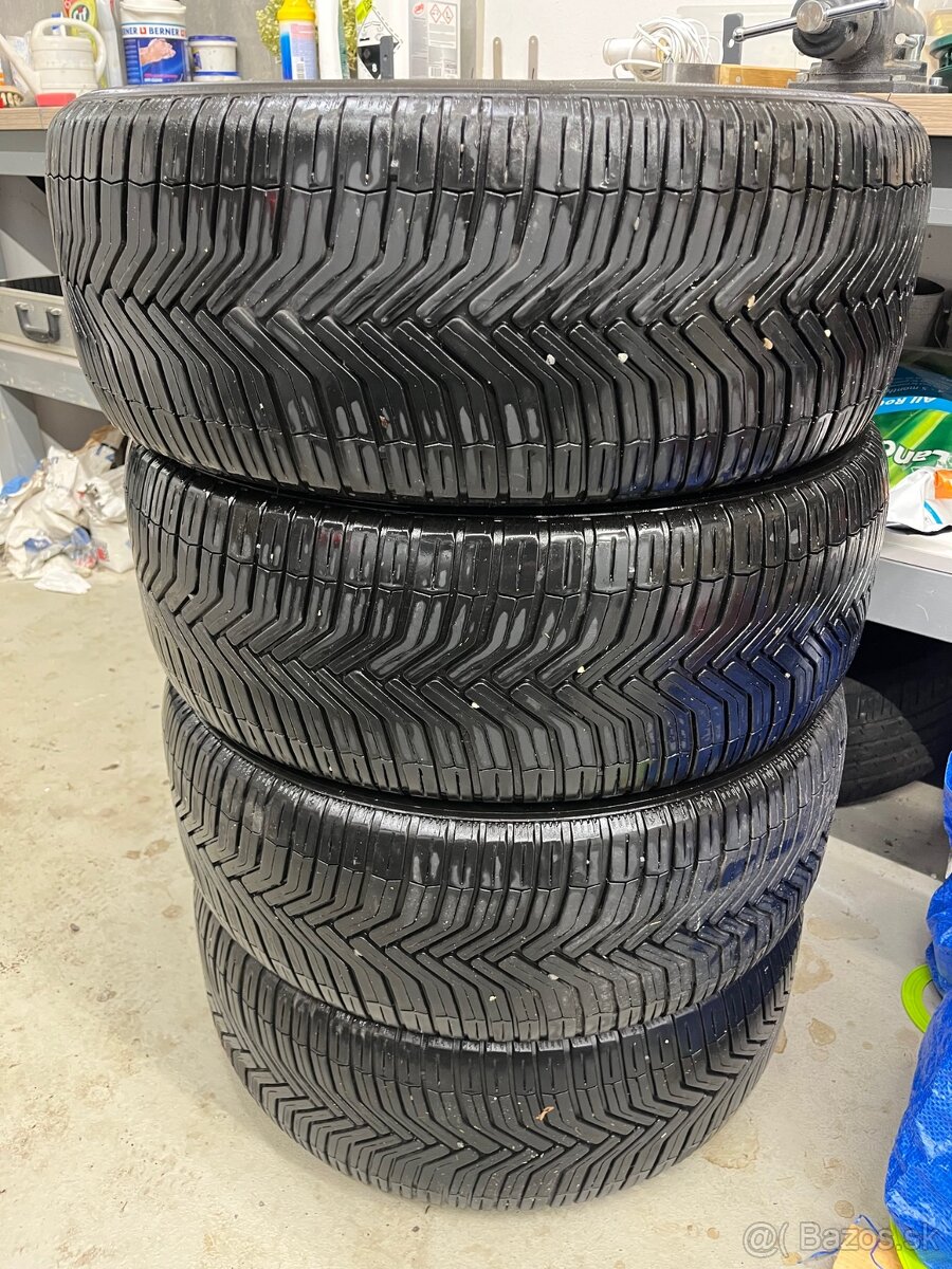 Michelin crossclimate 245/45 R18 celoročné