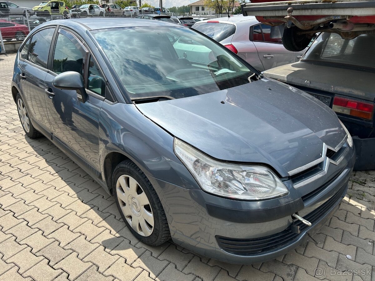 Lacno rozpredám Citroen C4 2004-2008 na náhradné diely