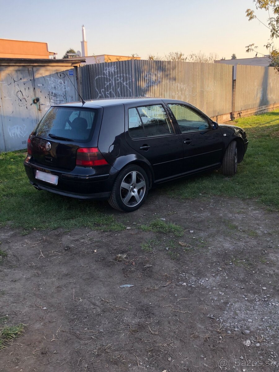 VW Golf 2,8 V6