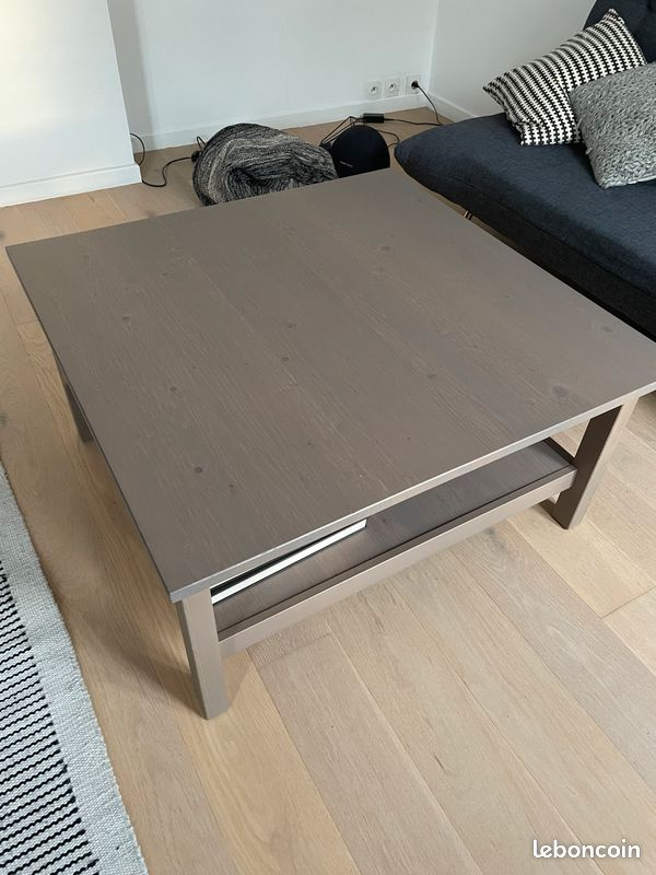 konferenčný stolík IKEA Hemnes