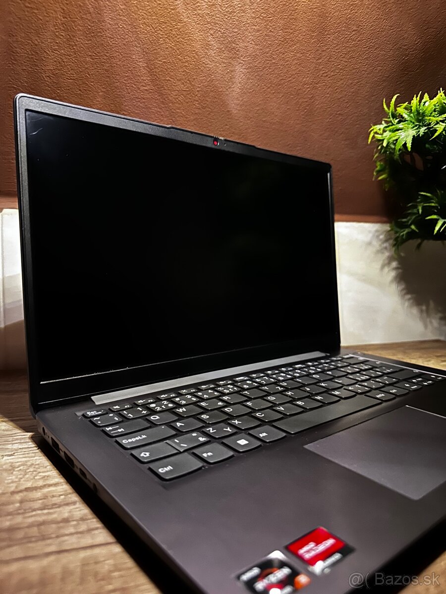 Lenovo ideapad 1