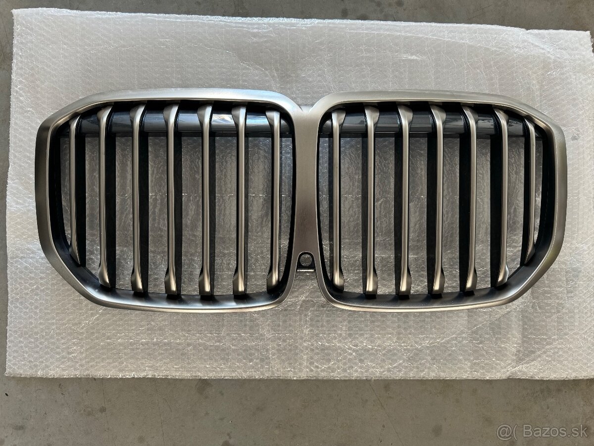 BMW X7 predná maska M50d M50i G07