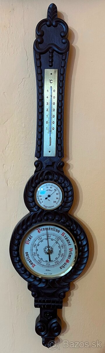 Drevený vyrezávaný barometer