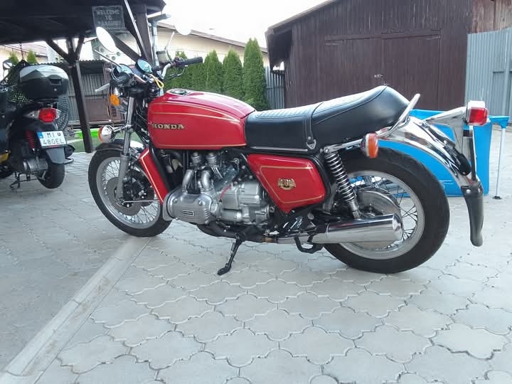 Honda gl 1000 1975