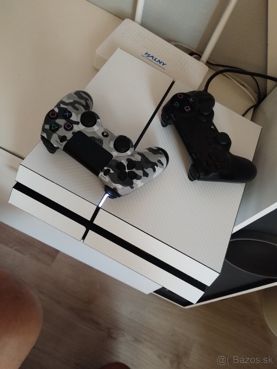 Predám ps4 1tb