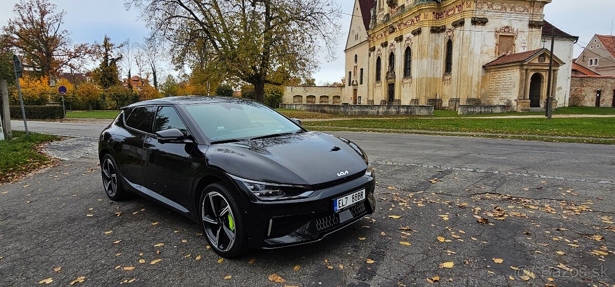 Kia EV6 GT  585koní   r.2023 15tis km z autosalonu KIA