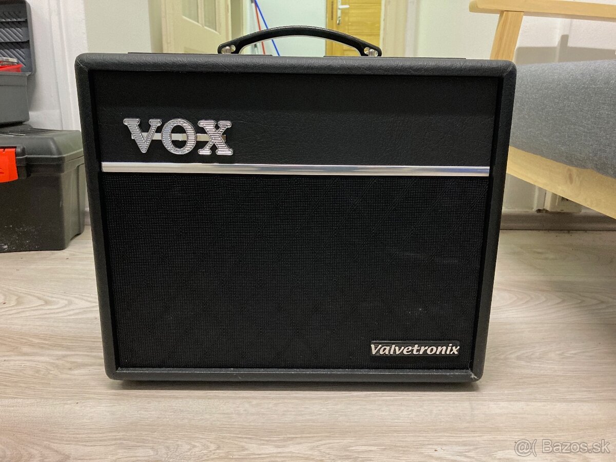 predám gitarové combá VOX AC 15 a Valvetronix