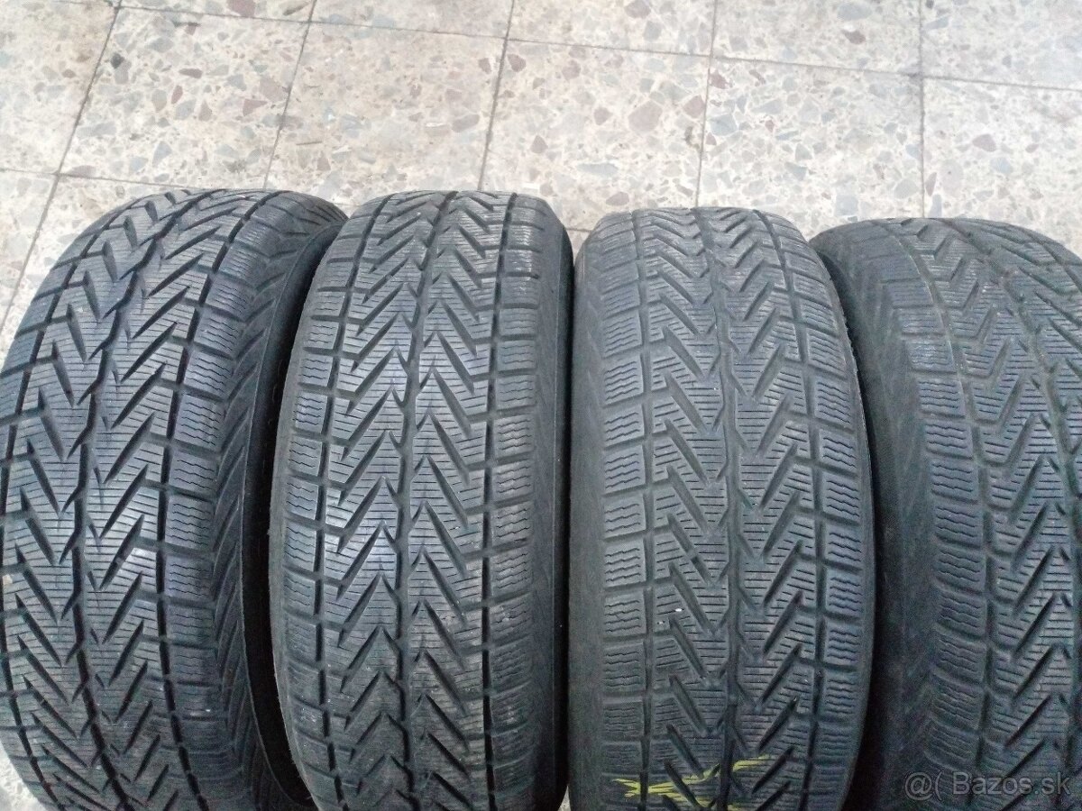 Zimné pneu Vredestein 235/65 R17