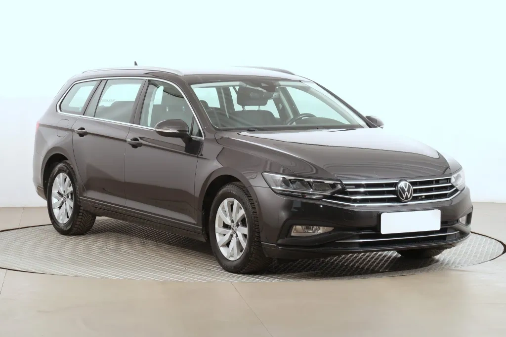 PRENÁJOM VOLKSWAGEN PASSAT MT 2018 aj na TAXI