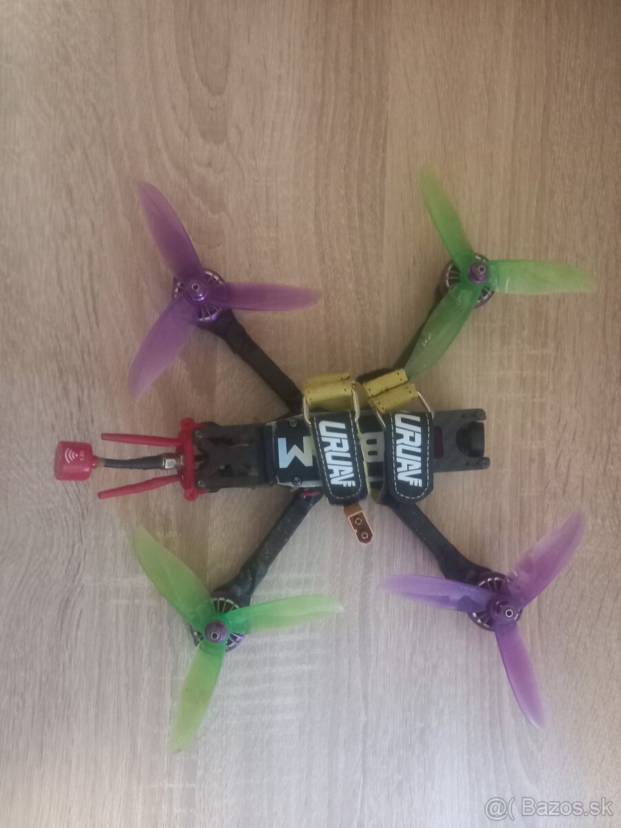 Predám 2x 5palcové FPV drony a príslušenstvo