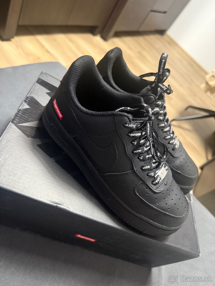 Nike Air Force 1 Supreme black