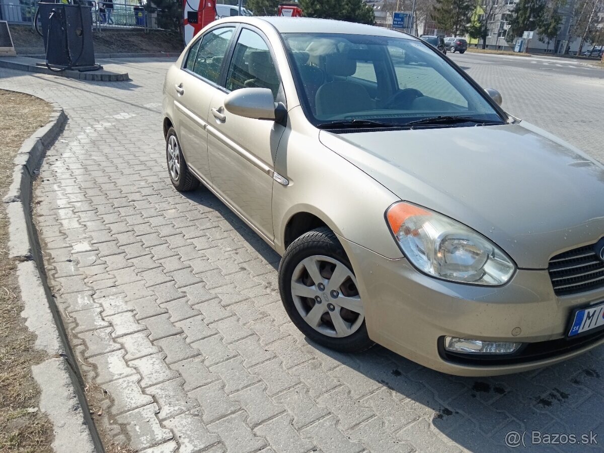 Hyundai accent