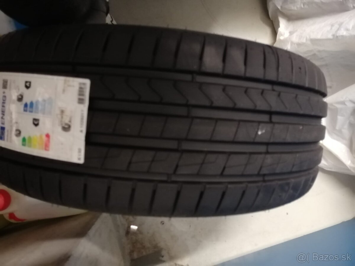 Hankook 215/45 R16 90V XL