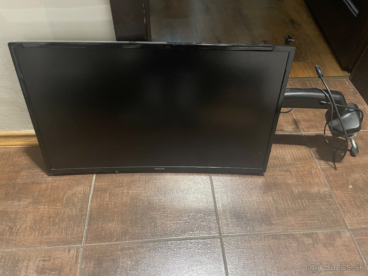 LCD monitor zaobleny 27”Samsung