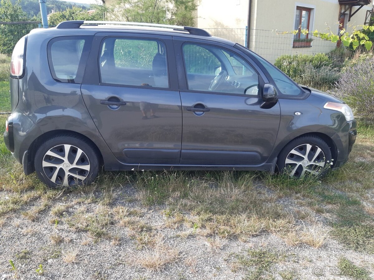 Predám Citroen C3 Picasso, rok 2014, 1.4i, 243 500 km