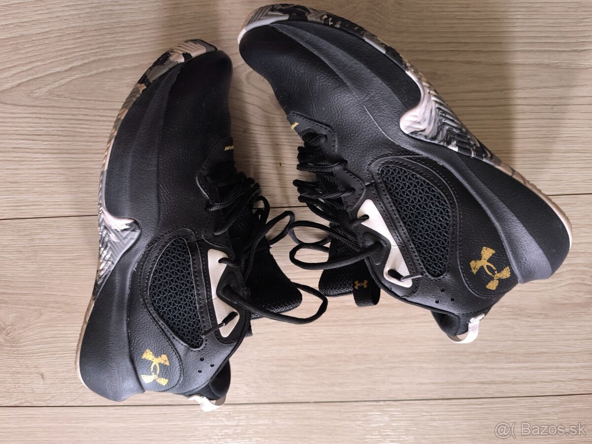 Under Armour 42