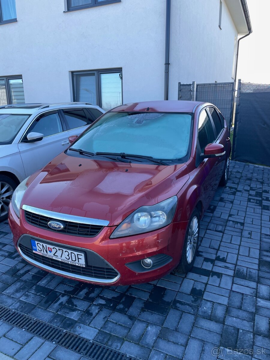 Ford Focus 1.8 benzin