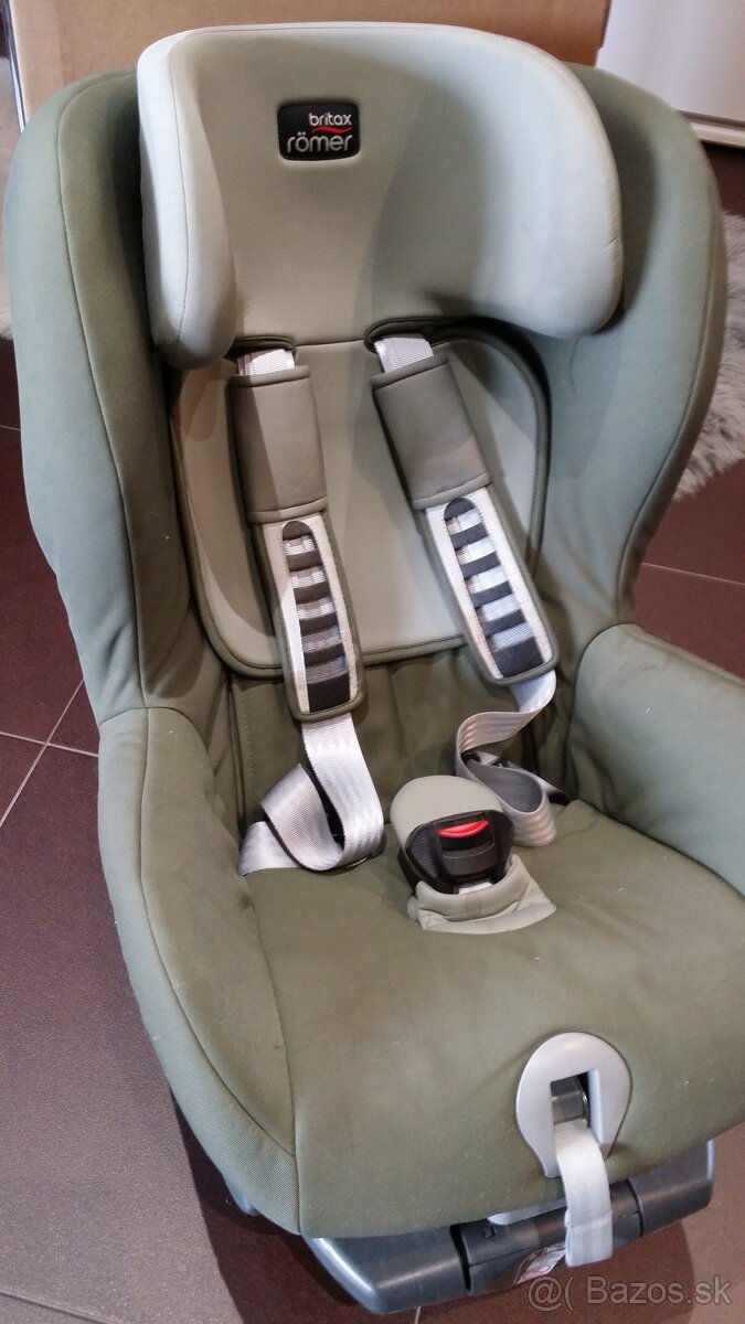 Britax Römer SAFEFIX PLUS BR 2019, olive green