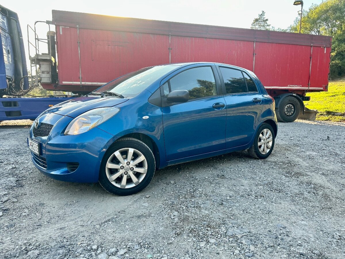 Toyota yaris  benzín 51kw