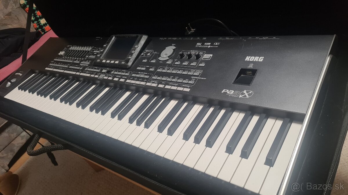 KORG Pa3X 76