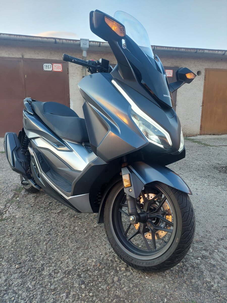 Honda forza 350