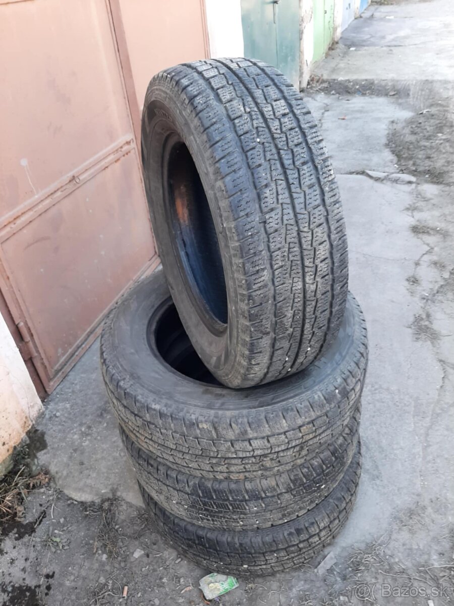 225/65R16C. 112/110R. Hankook zimné