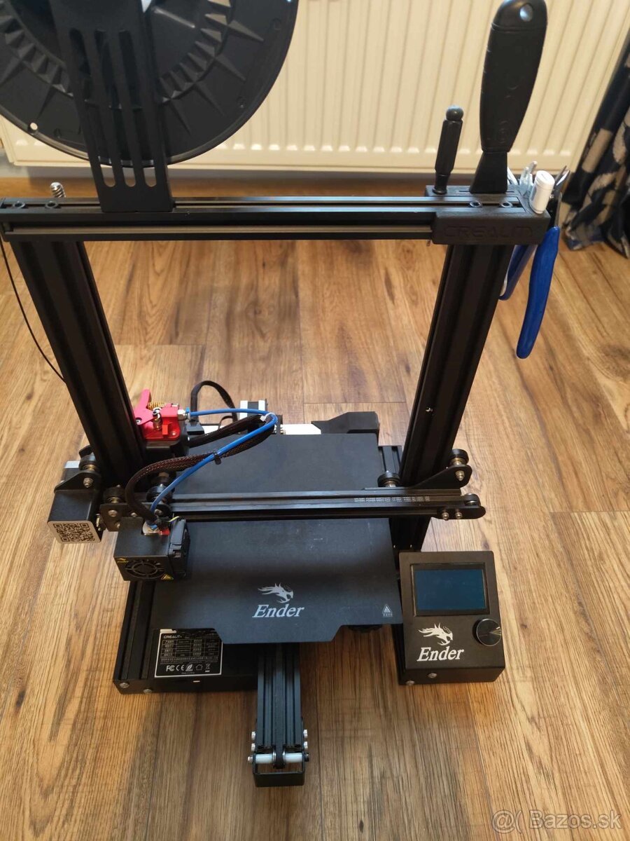 3D tlačiareň Ender 3 Pro s vylepšeným extrudérom a podložkou