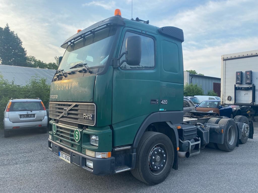 Prodáme tahač Volvo FH 12 420, 6x2, rok: 05/2000.