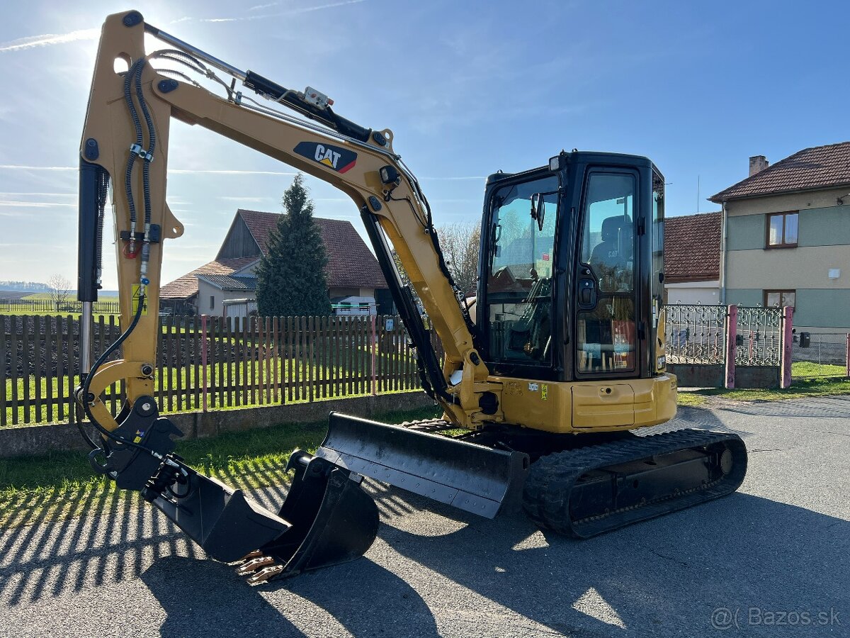 Minibagr CAT 304 E2 - bez přesahu,hyd.svah,2020,4t