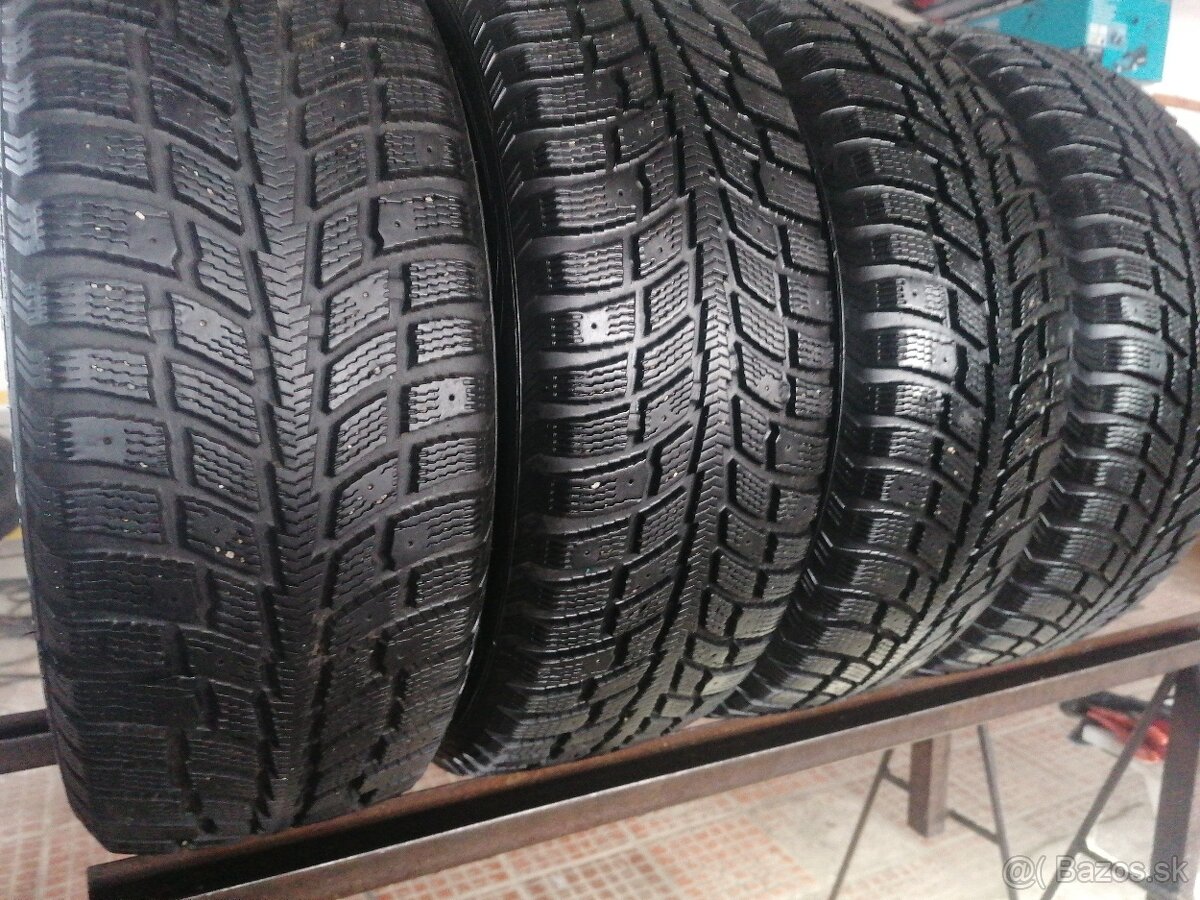 Zimne pneu Collins 205/60 r16 92H