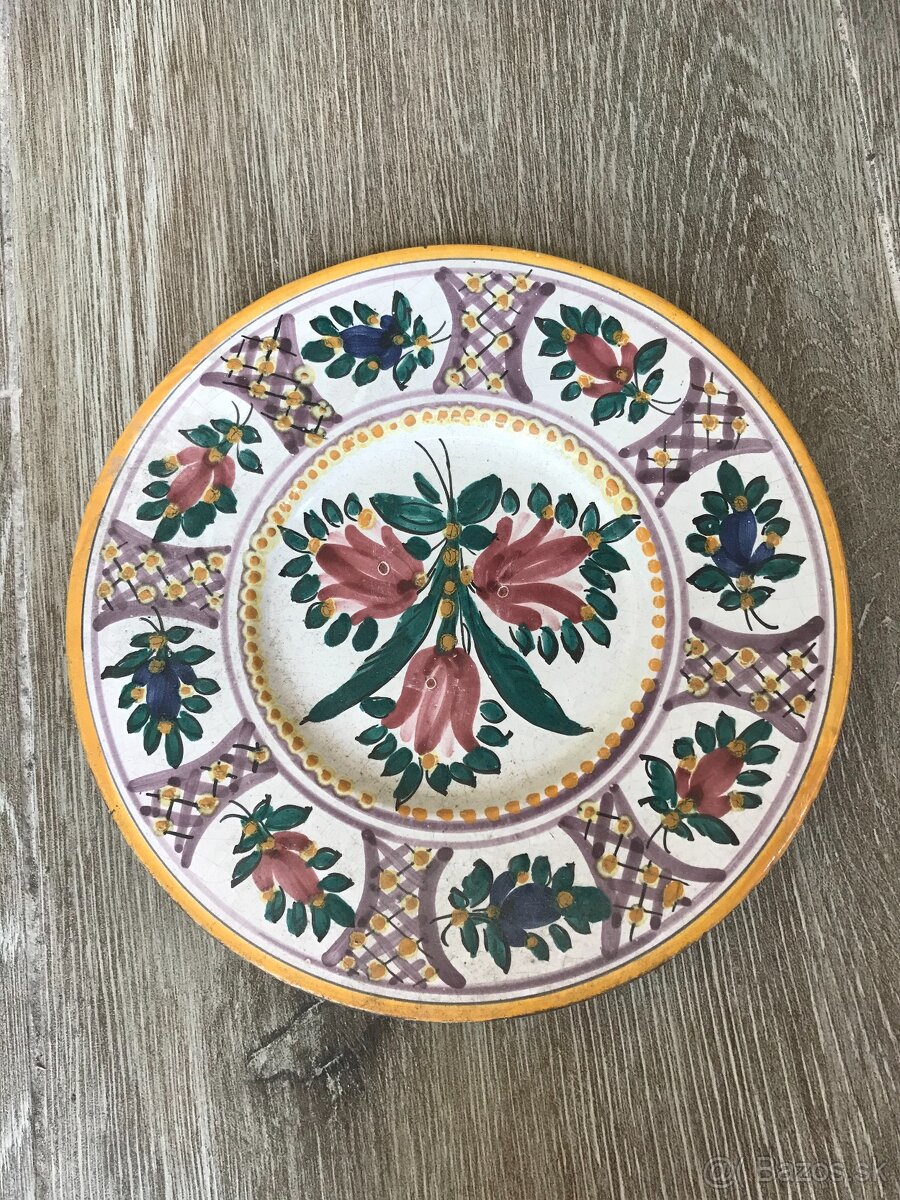 maľovaný tanier