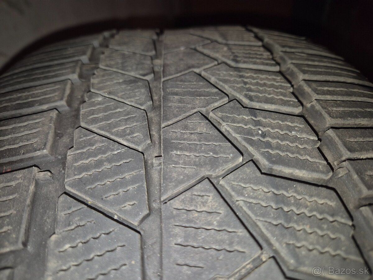 Zimné Continental 235/45 R18 94V