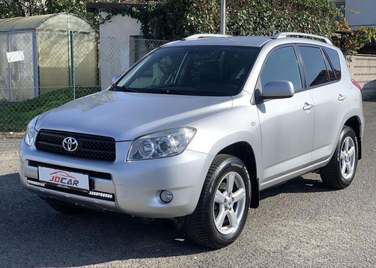 Toyota Rav4 2.2 D-4D 4x4 KŮŽE KAMERA NAVI nafta manuál