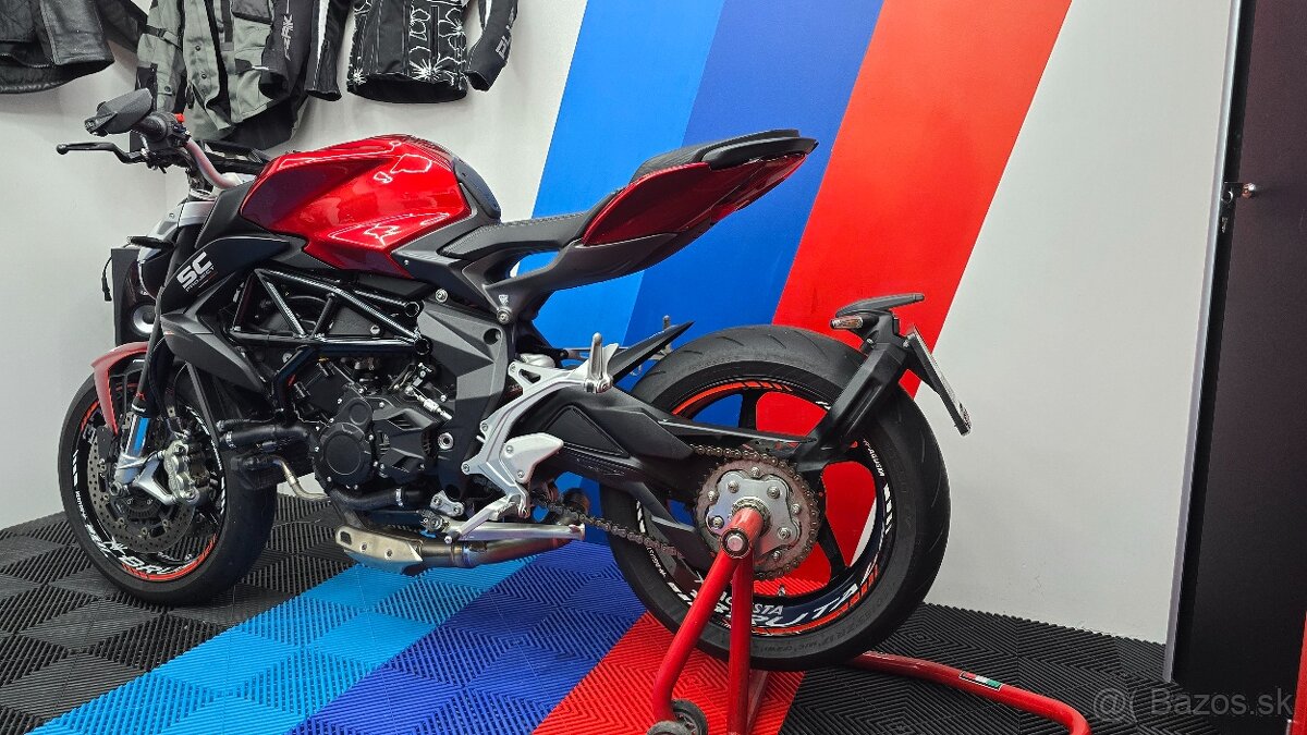 MV Agusta Brutale 800