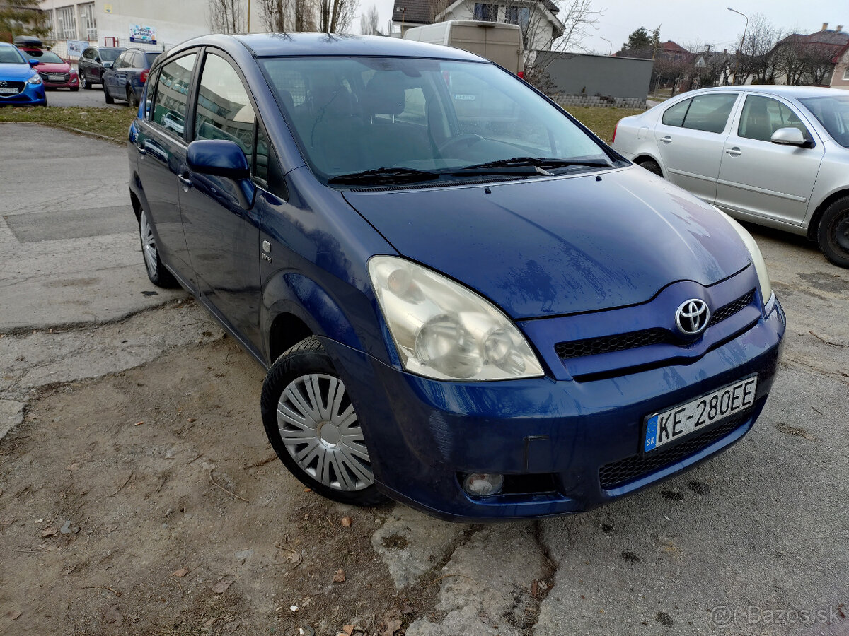 Toyota Corolla Verso 7 miestne