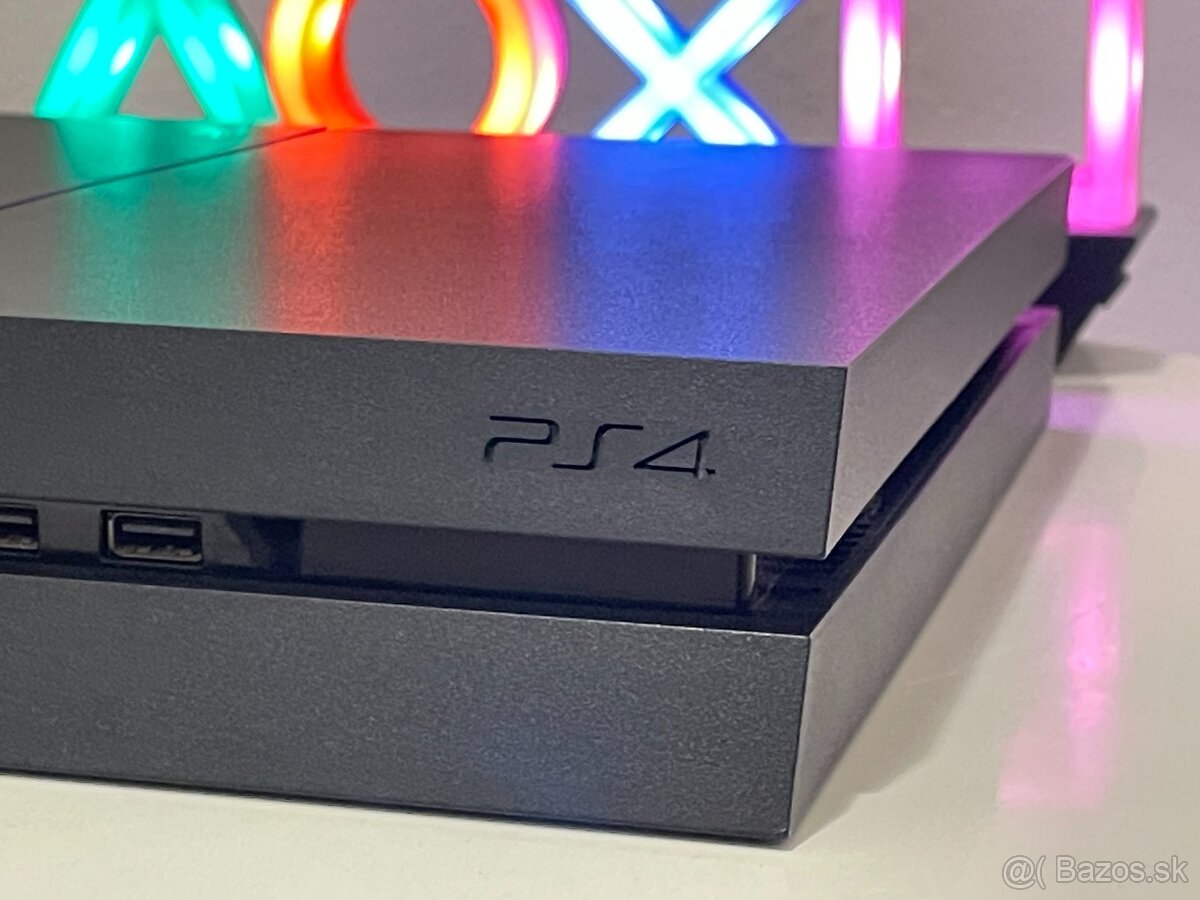 Sony PlayStation 4 500 GB CUH-1200 + hra Uncharted a ovládač