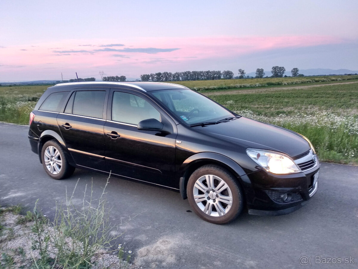 Opel Astra Caravan 1.7 CDTi Cosmo 92Kw 2007 M6