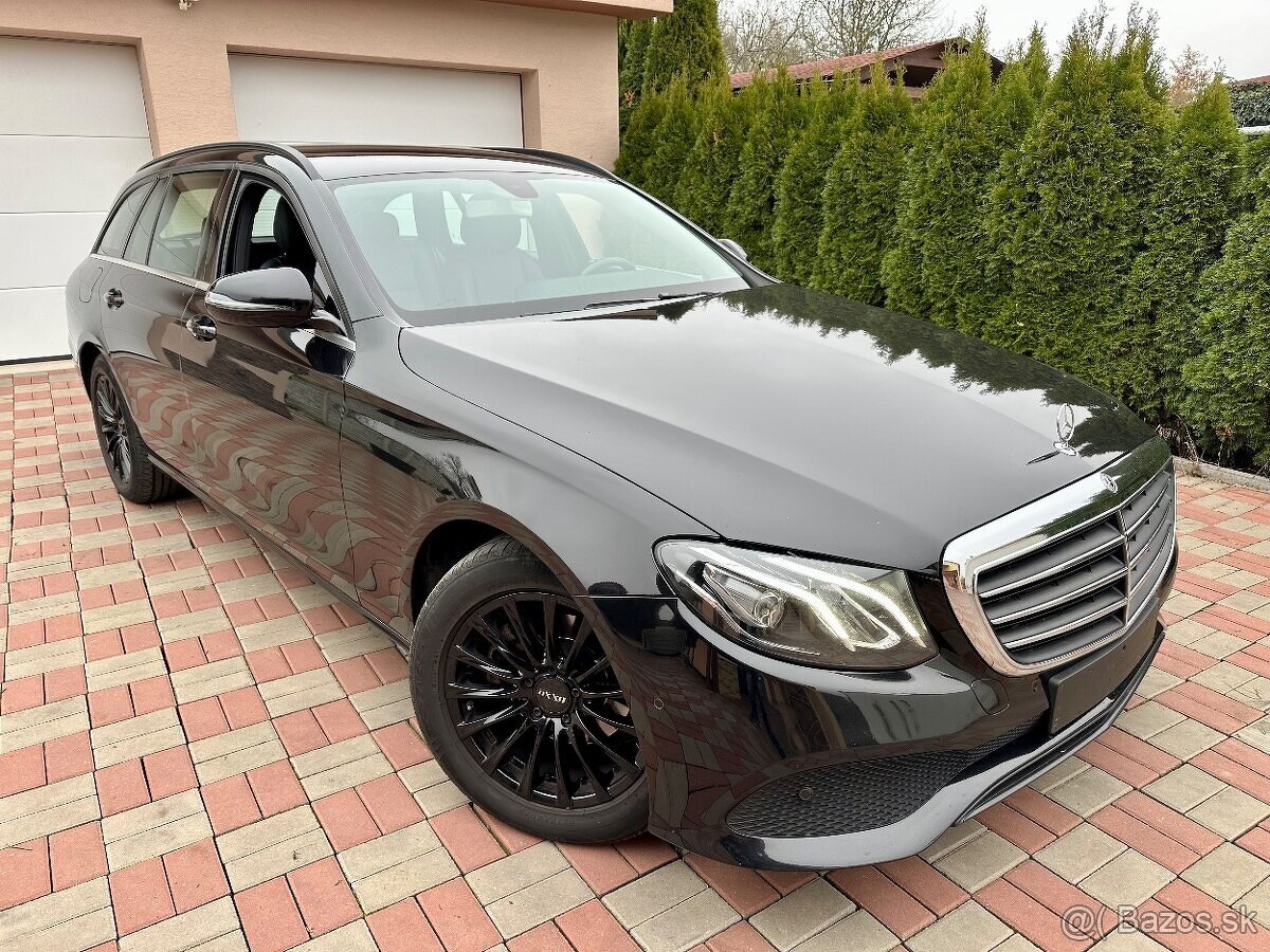 Mercedes E 220 CDI 143kw. F1 radenie na volante, Tempomat