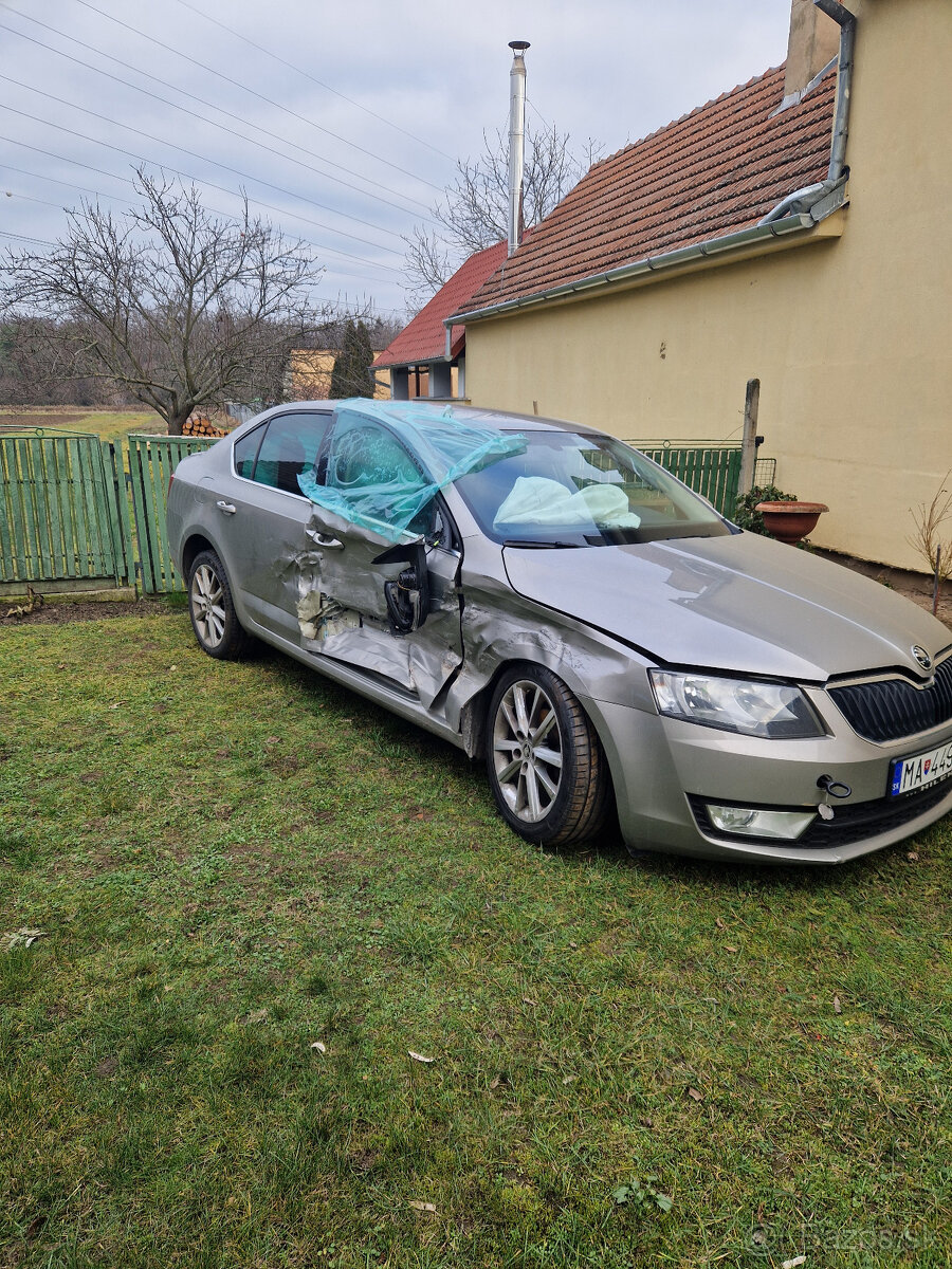 Predám havarované auto